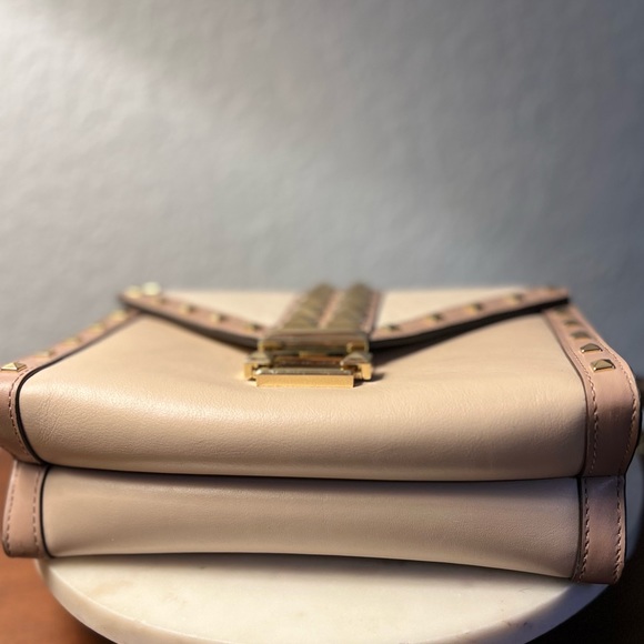 Michael Kors EUC Whitney Studded Colorblock Leather Convertible
Shoulder… - Picture 11 of 17